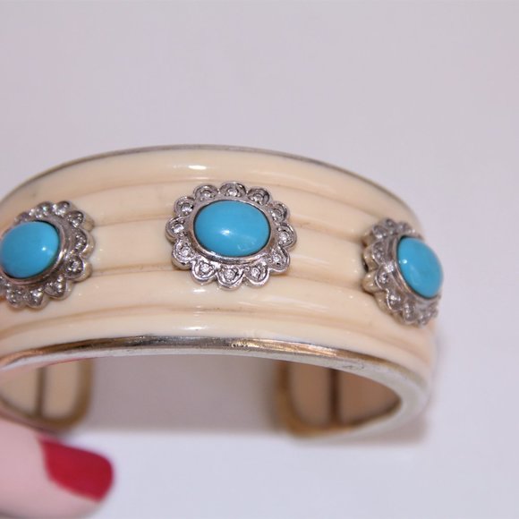 Miriam Salat Turquoise Cabochon Sterling Cuff - Picture 10 of 13